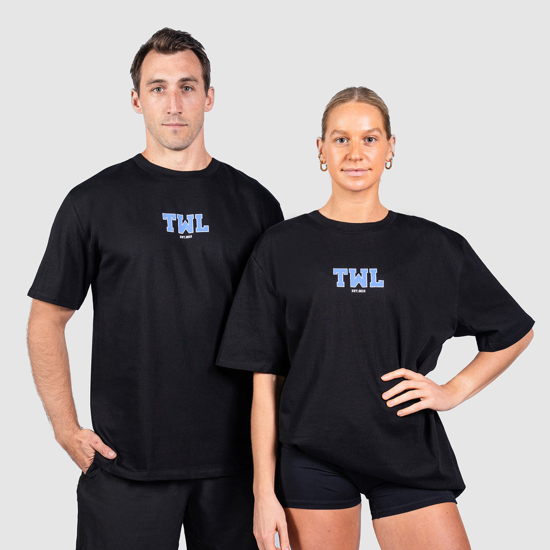 TWL - LIFESTYLE OVERSIZED T-SHIRT - VARSITY - BLACK