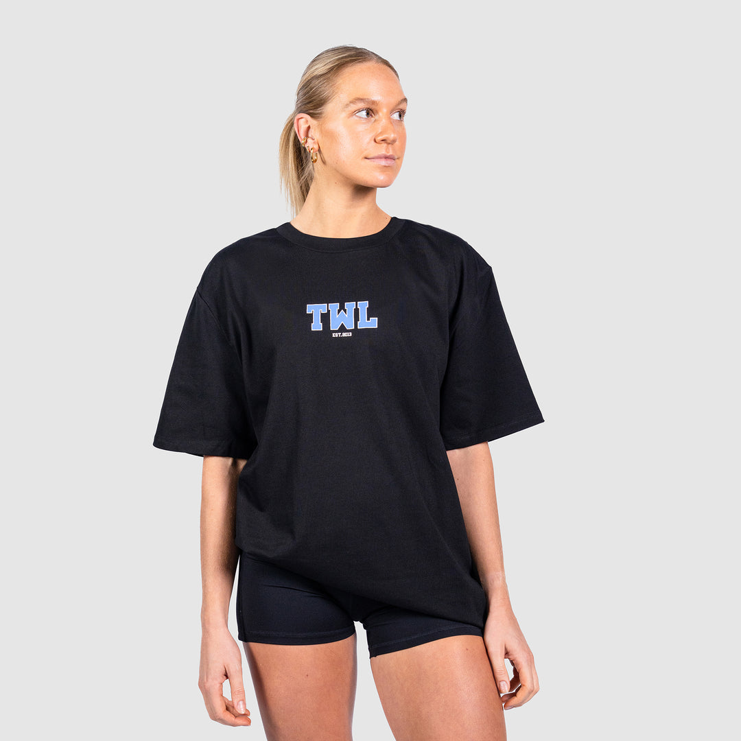 TWL - LIFESTYLE OVERSIZED T-SHIRT - VARSITY - BLACK
