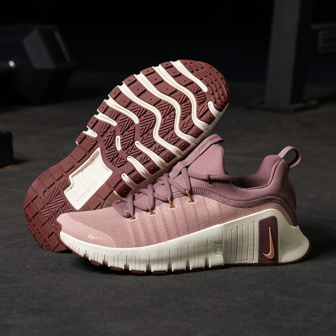 Nike - Free Metcon 6 Women's Training Shoe - PARTICLE PINK/MTLC ROSE GOLD-PALE IVORY