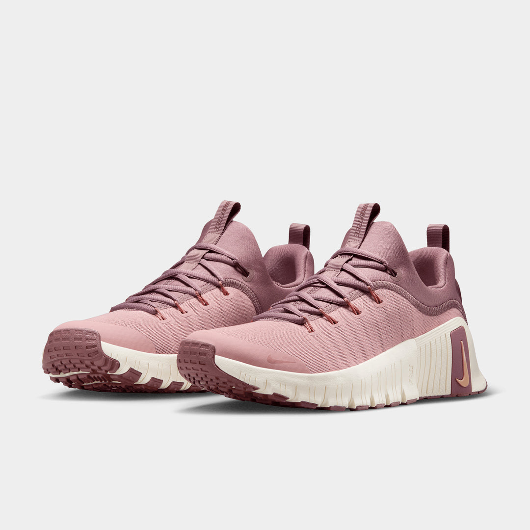 Nike Free Metcon Women's Training Shoe PARTICLE PINK/MTLC