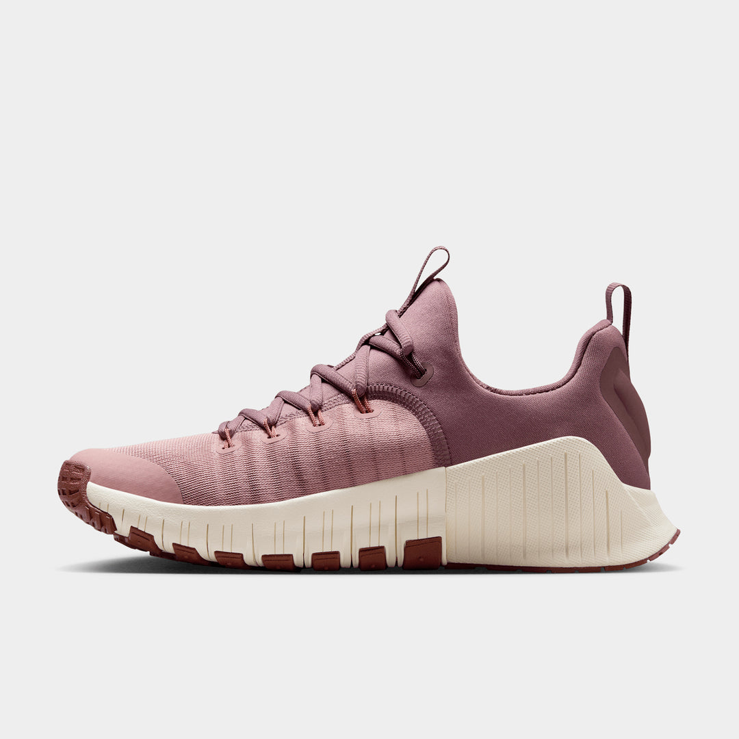 Nike - Free Metcon 6 Women's Training Shoe - PARTICLE PINK/MTLC ROSE GOLD-PALE IVORY