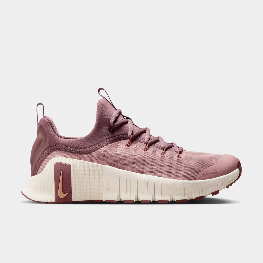 Nike - Free Metcon 6 Women's Training Shoe - PARTICLE PINK/MTLC ROSE GOLD-PALE IVORY