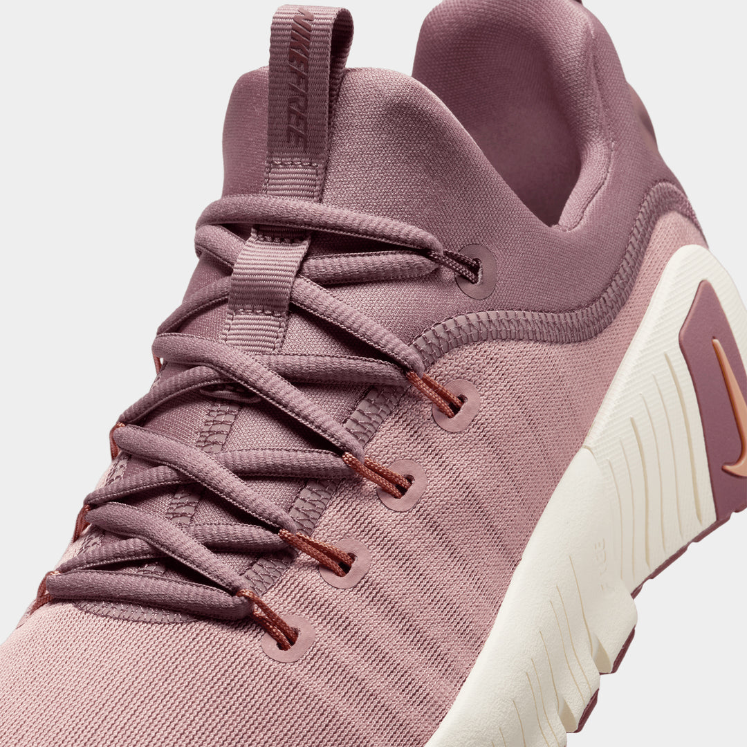 Nike - Free Metcon 6 Women's Training Shoe - PARTICLE PINK/MTLC ROSE GOLD-PALE IVORY