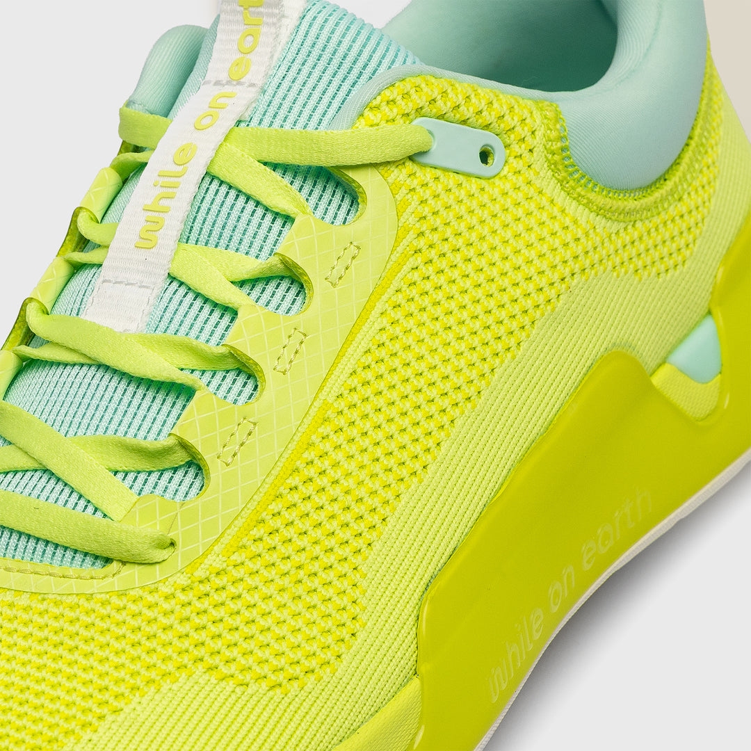 WHILE ON EARTH - MEN'S MOVE TRAINER - CITRUS/SALT