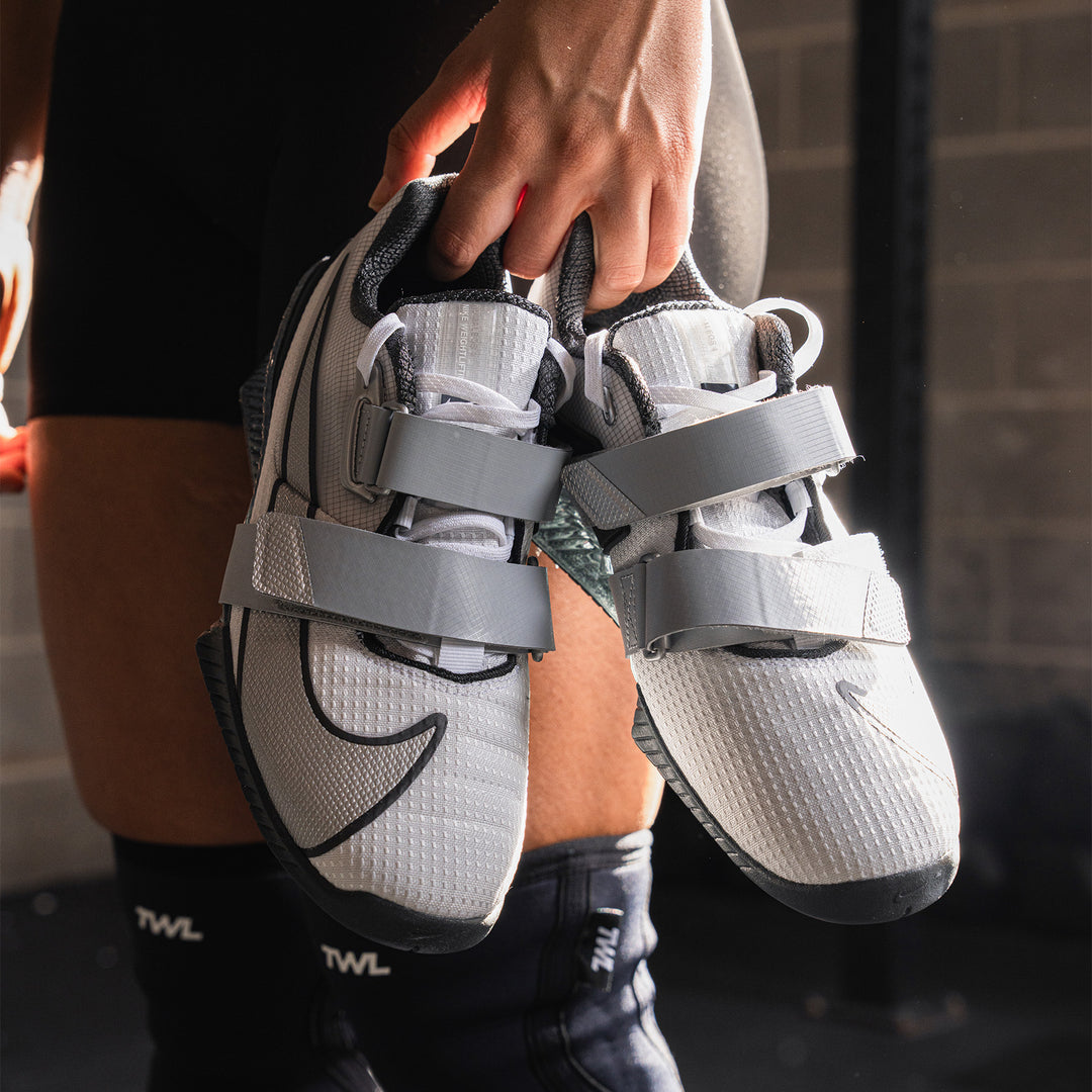 Nike - Romaleos 4 Weightlifting Shoes - SE WHITE/METALLIC SILVER-ANTHRACITE-WOLF GREY