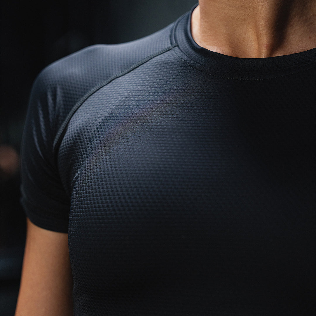 TWL - WOMEN'S ACTIVE T-SHIRT - BLACK