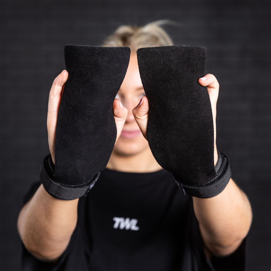 TWL - LEATHER GYMNASTIC GRIPS - FINGERLESS - BLACK