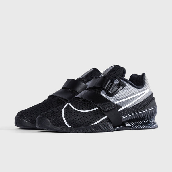 Squared_0036_SHOE_NIKE_ROMALEO
