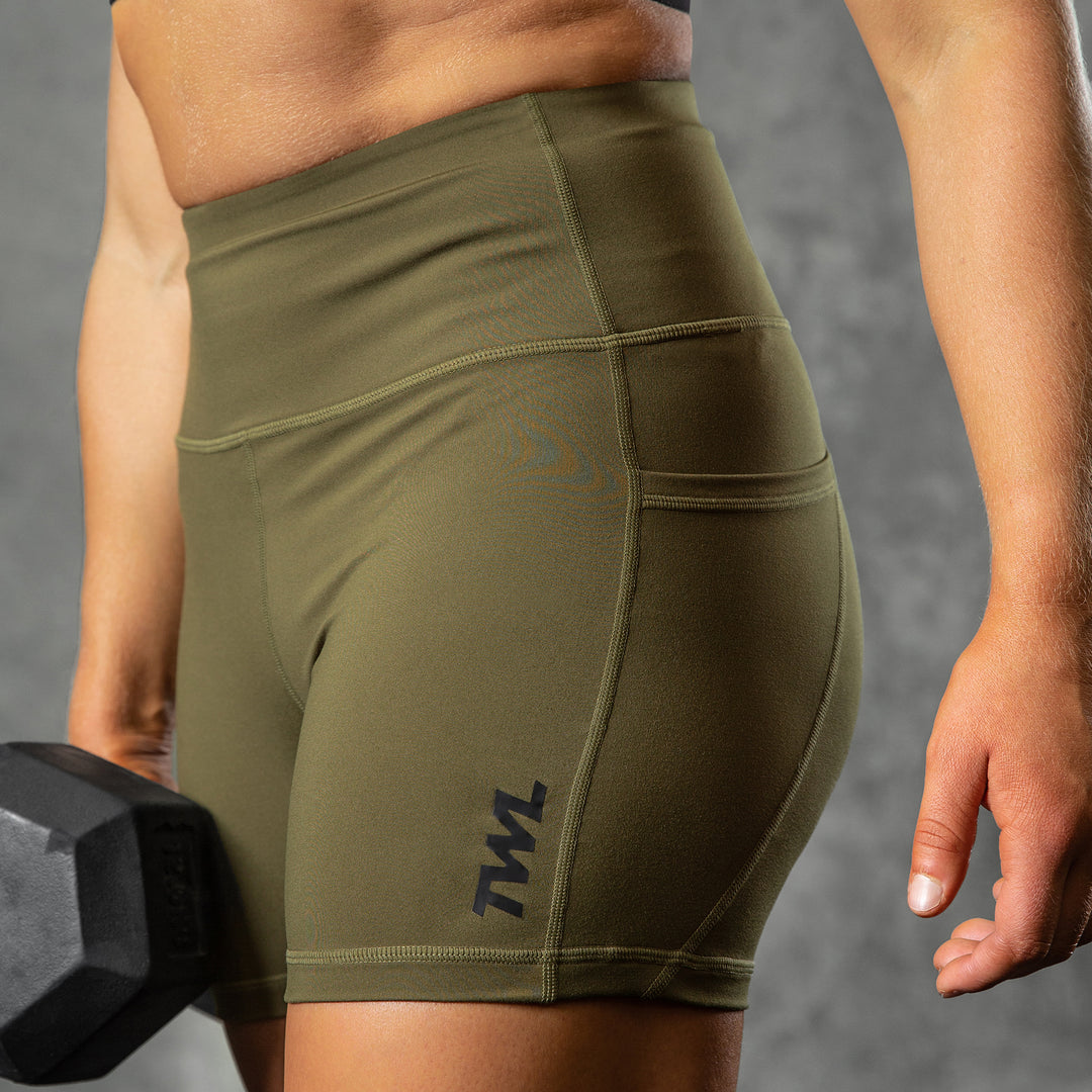 TWL - WOMEN'S ENERGY SHORTS - UNIFORM GREEN