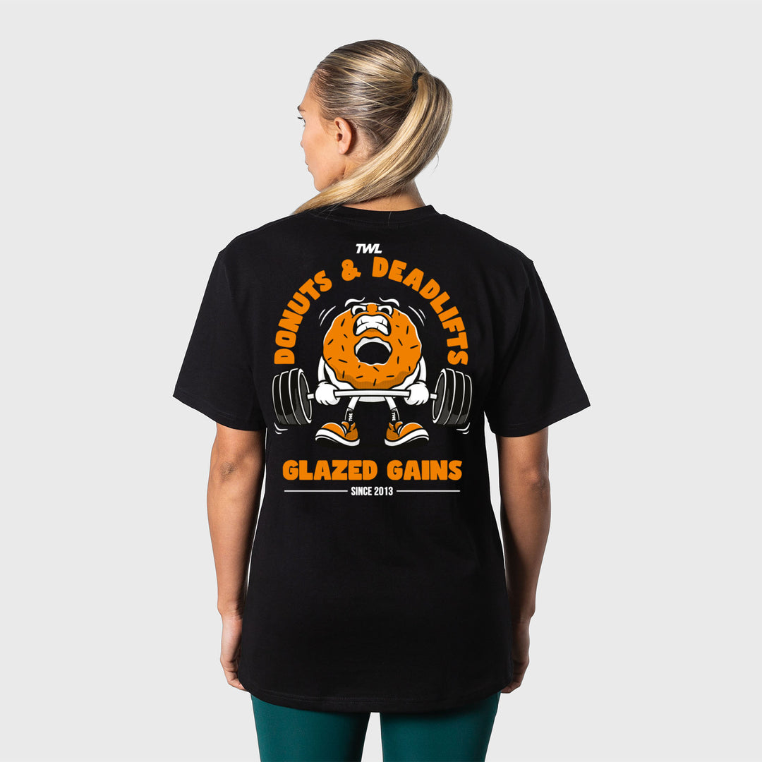 TWL - LIFESTYLE OVERSIZED T-SHIRT - DONUTS & DEADLIFTS - BLACK/ORANGE