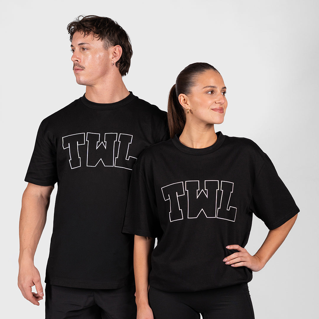 TWL - LIFESTYLE OVERSIZED T-SHIRT - VARSITY - BLACK