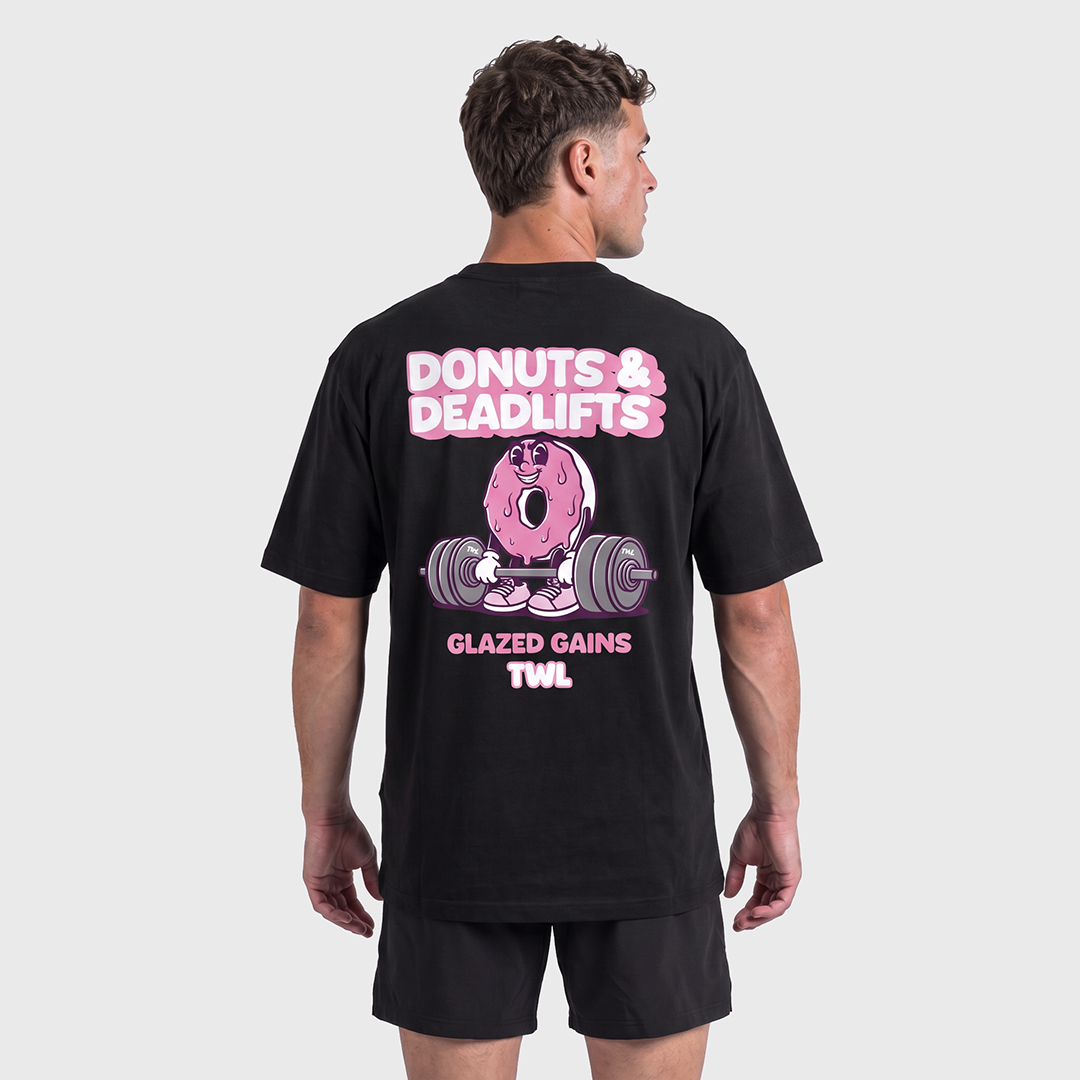 TWL - LIFESTYLE OVERSIZED T-SHIRT - TWL DONUTS AND DEADLIFTS - BLACK