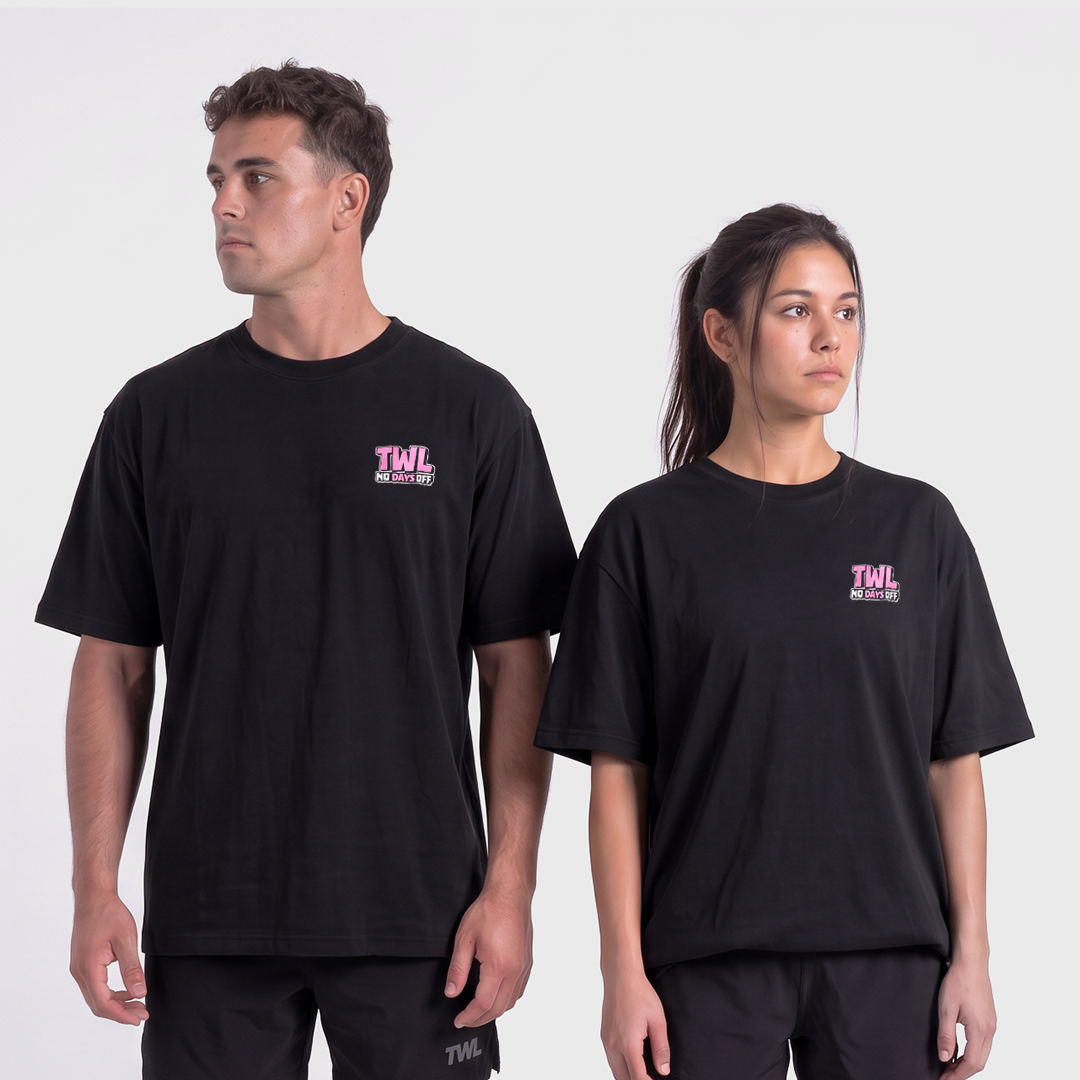 TWL - LIFESTYLE OVERSIZED T-SHIRT - NO DAYS OFF - BLACK