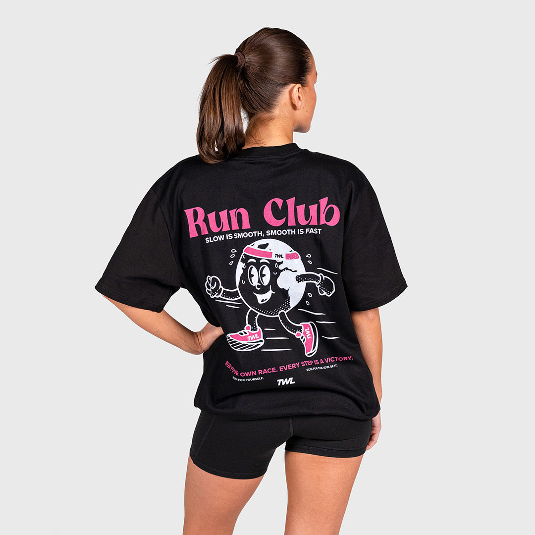 TWL - LIFESTYLE OVERSIZED T-SHIRT - RUN CLUB - BLACK