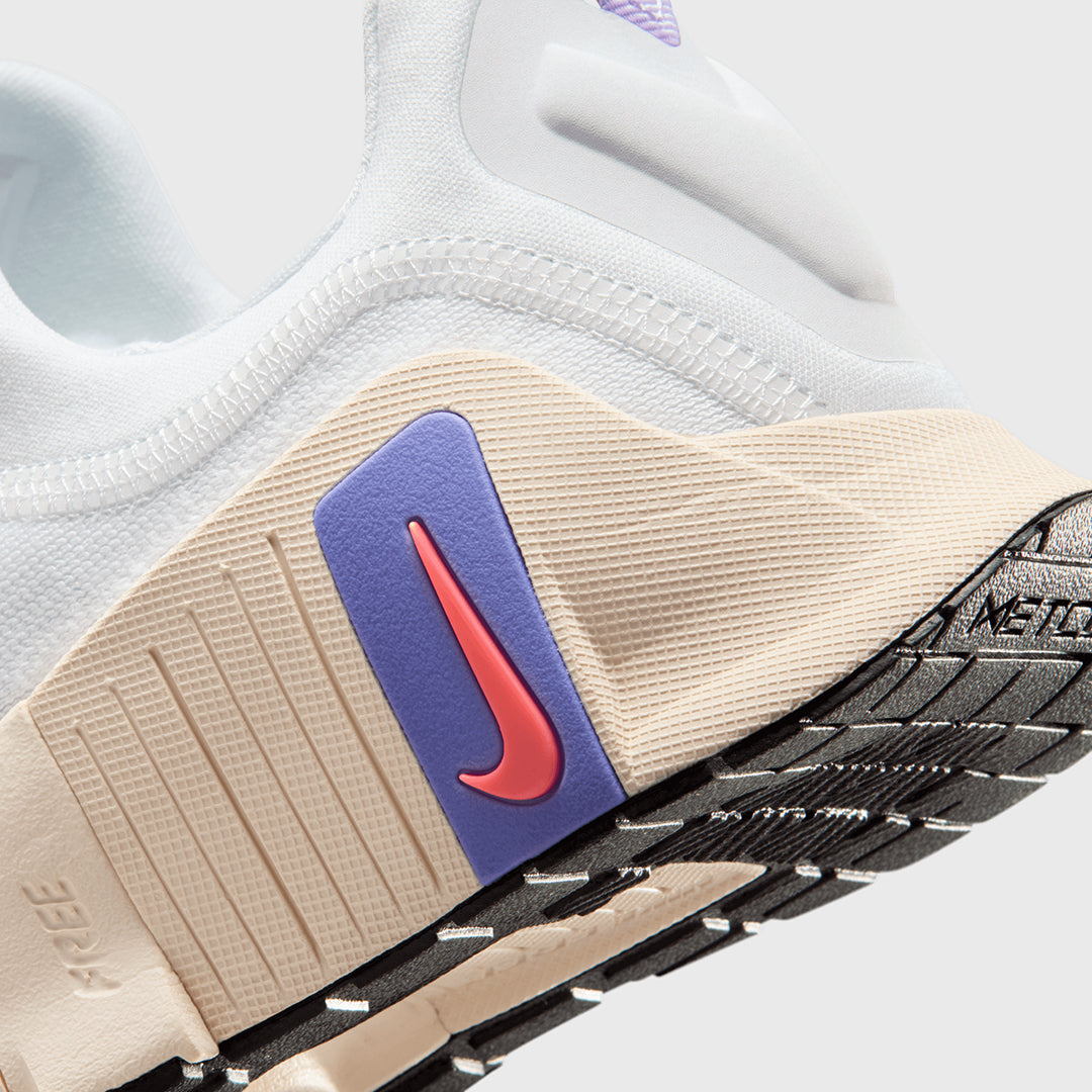 Nike - Free Metcon 6 Women's Training Shoes - WHITE/HOT LAVA-VIOLET MIST-CHALK